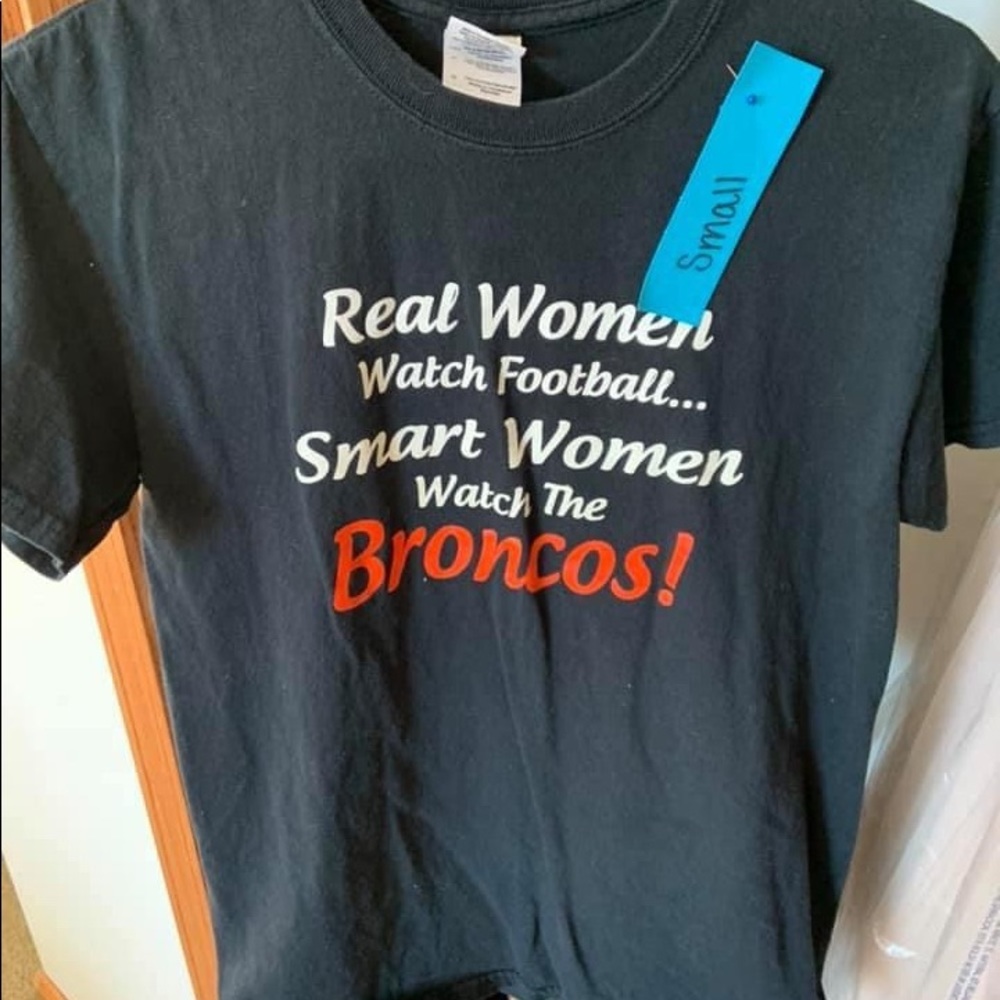 Broncos NFL, Tee